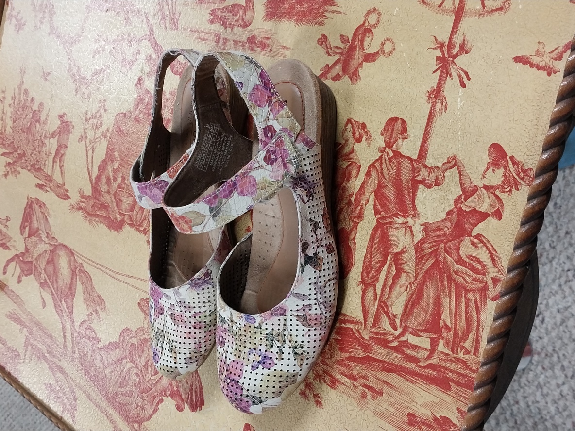Rockport Cobb Hill Collection Judson Slingbacks Floral White/Pink